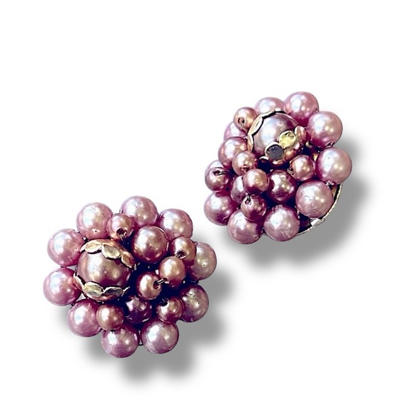 VINTAGE MID CENTURY cluster Mauve Faux Pearl Clip earrings NWOT - Picture 2 of 6